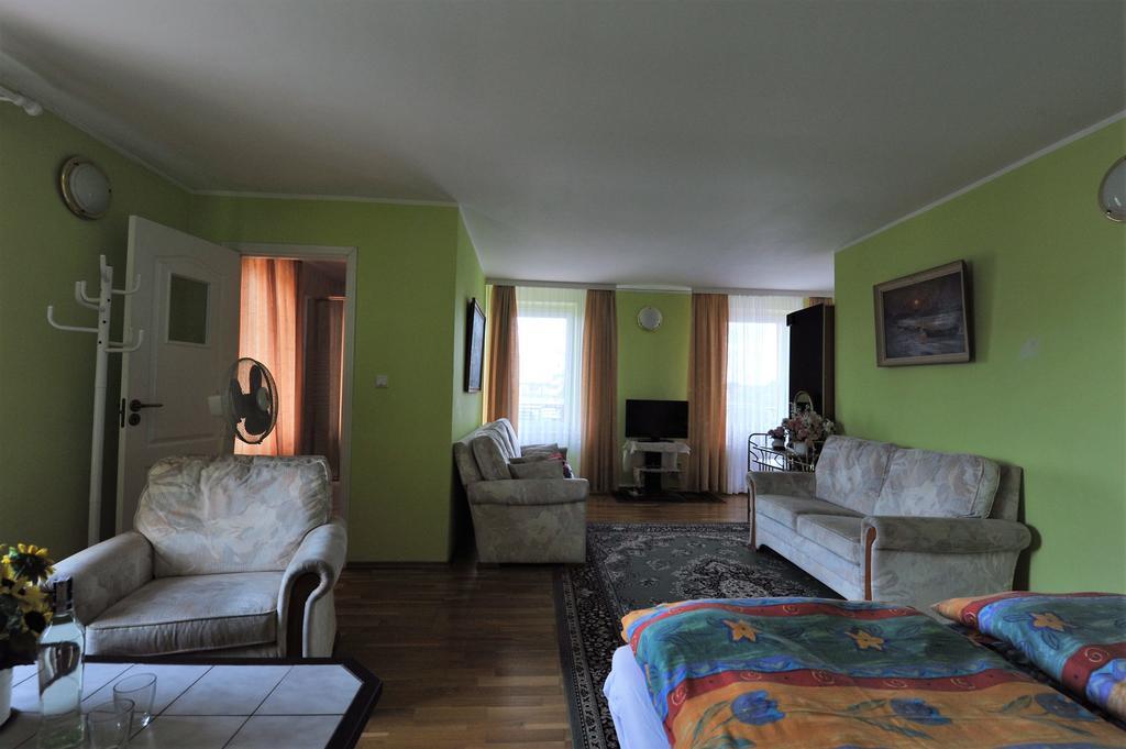 Residenz Saturn Apartment เวบา ภายนอก รูปภาพ